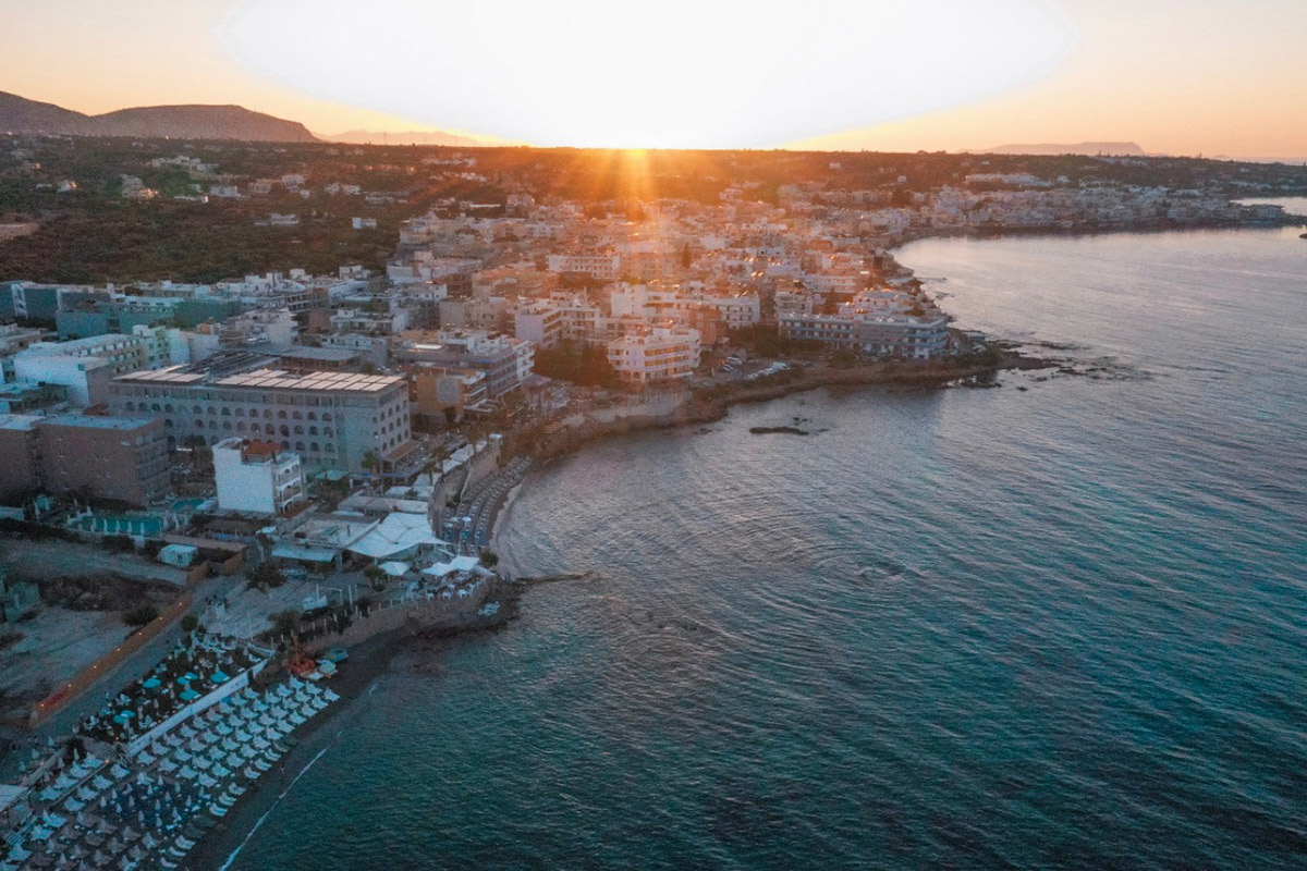 Остаться на острове Крит и соблюдать условия карантина, с удовольствием...