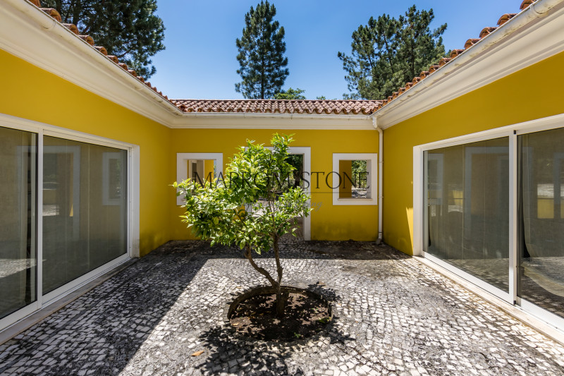 Villa in Portugal, in Setubal