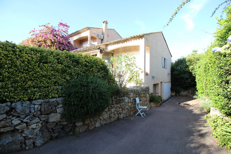 Villa in France, in Juan-les-Pins