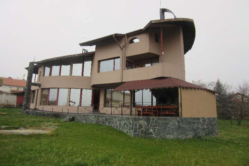Cottage / House in Bulgaria, in Bliznaci