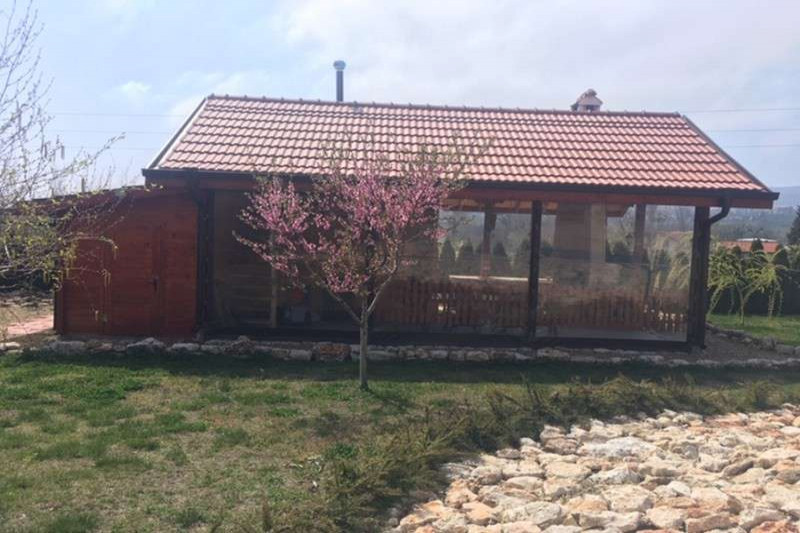 Cottage / House in Bulgaria, in Manastirski Rid