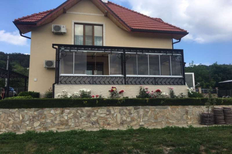 Cottage / House in Bulgaria, in Manastirski Rid