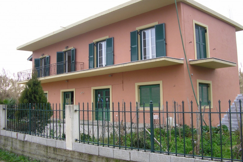Коммерческая недвижимость за 250 000 евро в Агиос Георгиосе, Греция