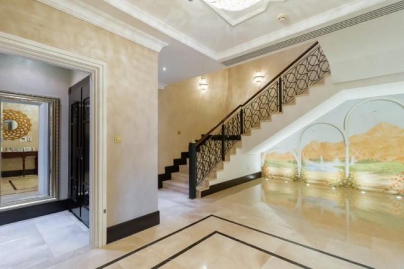 Villa in United Arab Emirates, in Palm Jumeirah