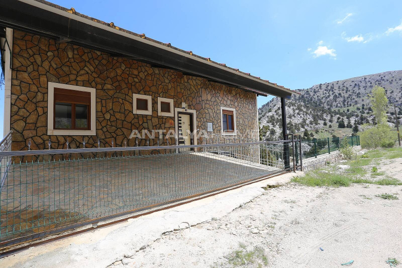 Cottage / House in Turkey, in Konyaalti
