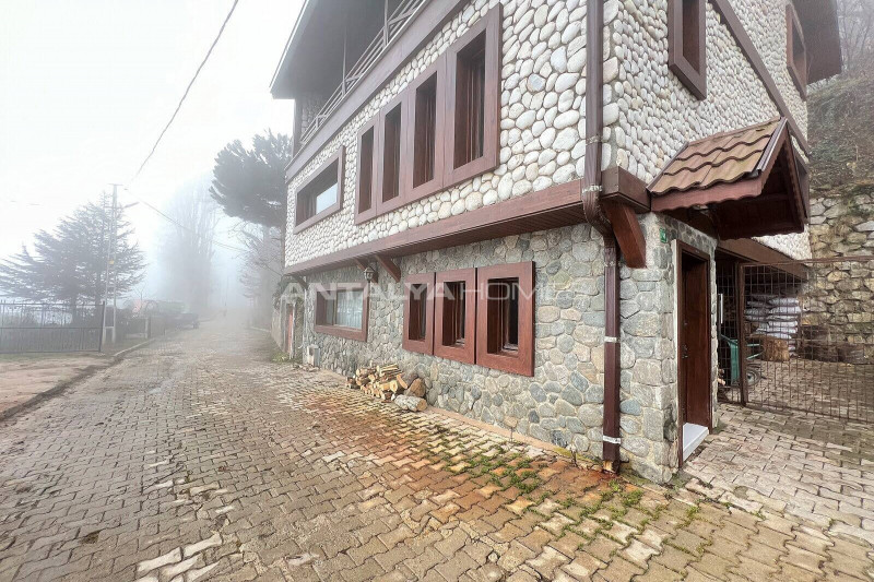 Town House in Turkey, in Yıldırım