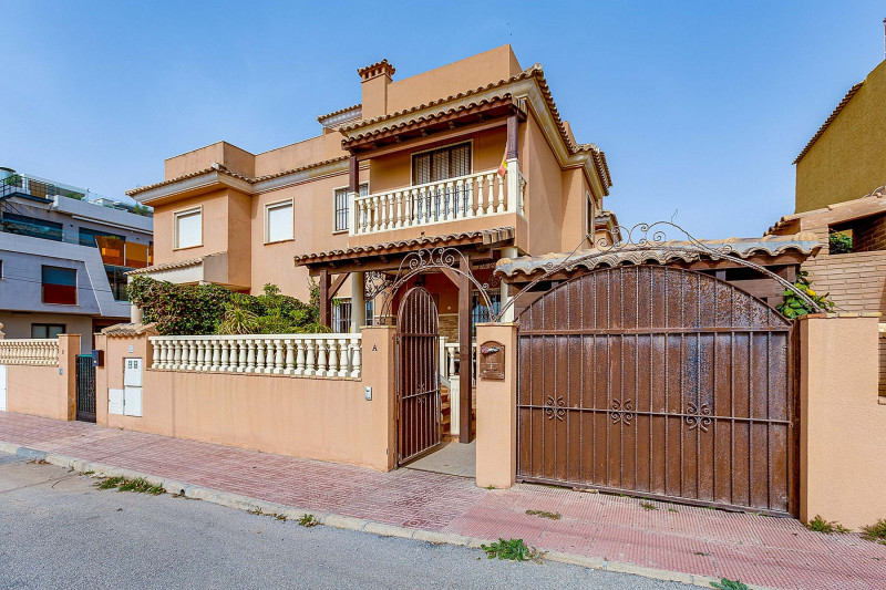 Cottage / House in Spain, in Torrevieja