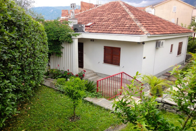 Дом в Черногории, в Доброте