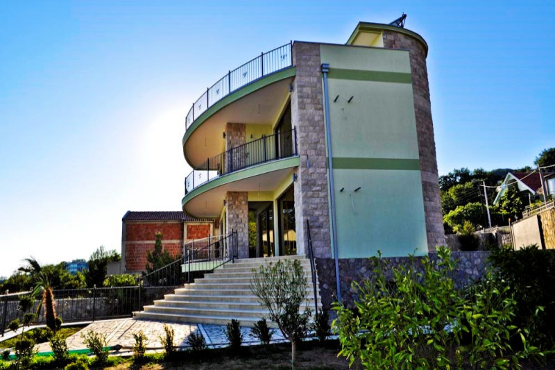 Дом в Черногории, в Зеленом поясе