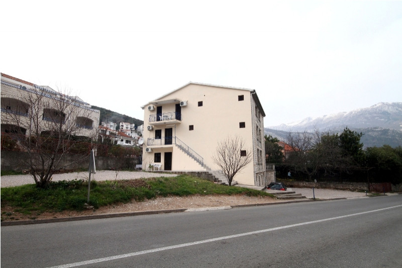Дом в Черногории, в Будве