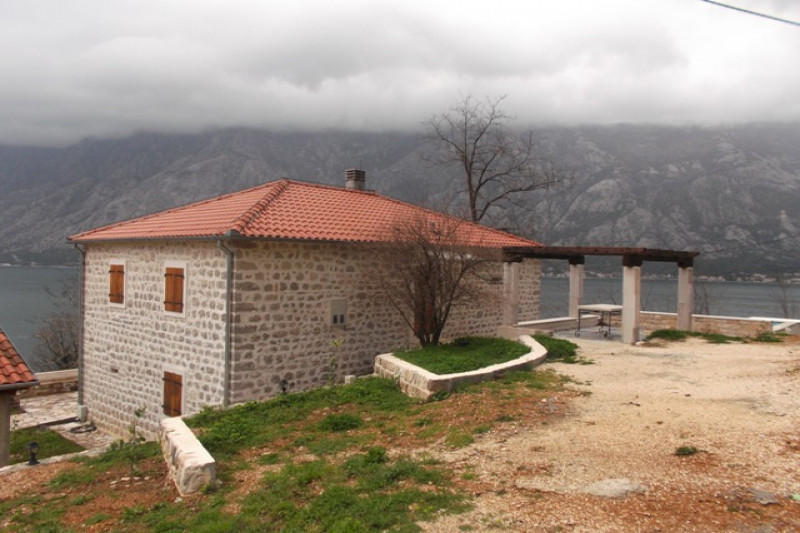 Cottage / House in Montenegro, in Prcanj