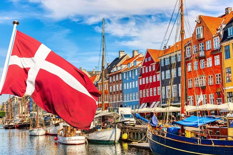 Дания и Швеция возобновили оформление и выдачу туристических виз для граждан РФ